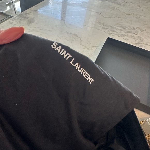 Yves Saint Laurent Kate Small White and Gold Chain Bag - Picture 3 of 13